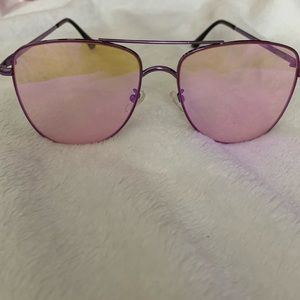 Big aviator shaped sunglasses
